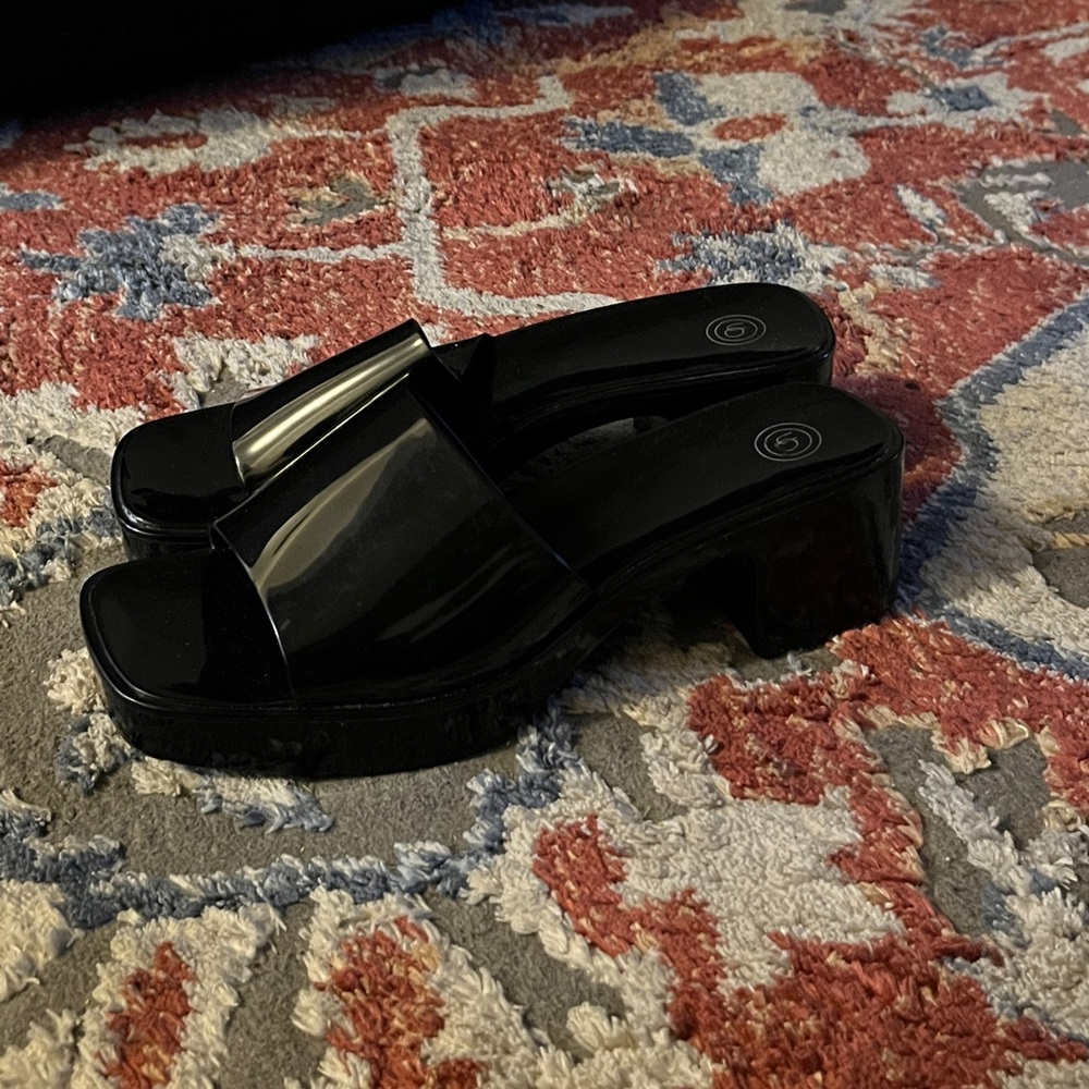 Urban Outfitters little gel heels size 8